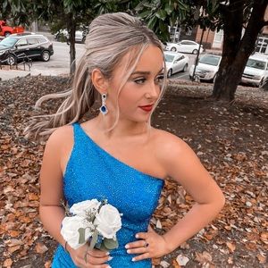 Meet your Posher, Addison